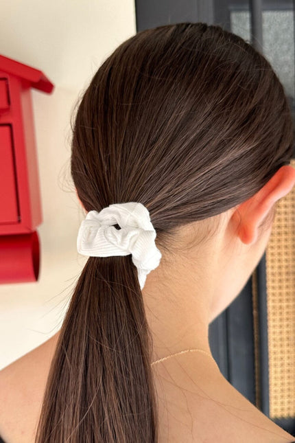 Basic Scrunchie - White